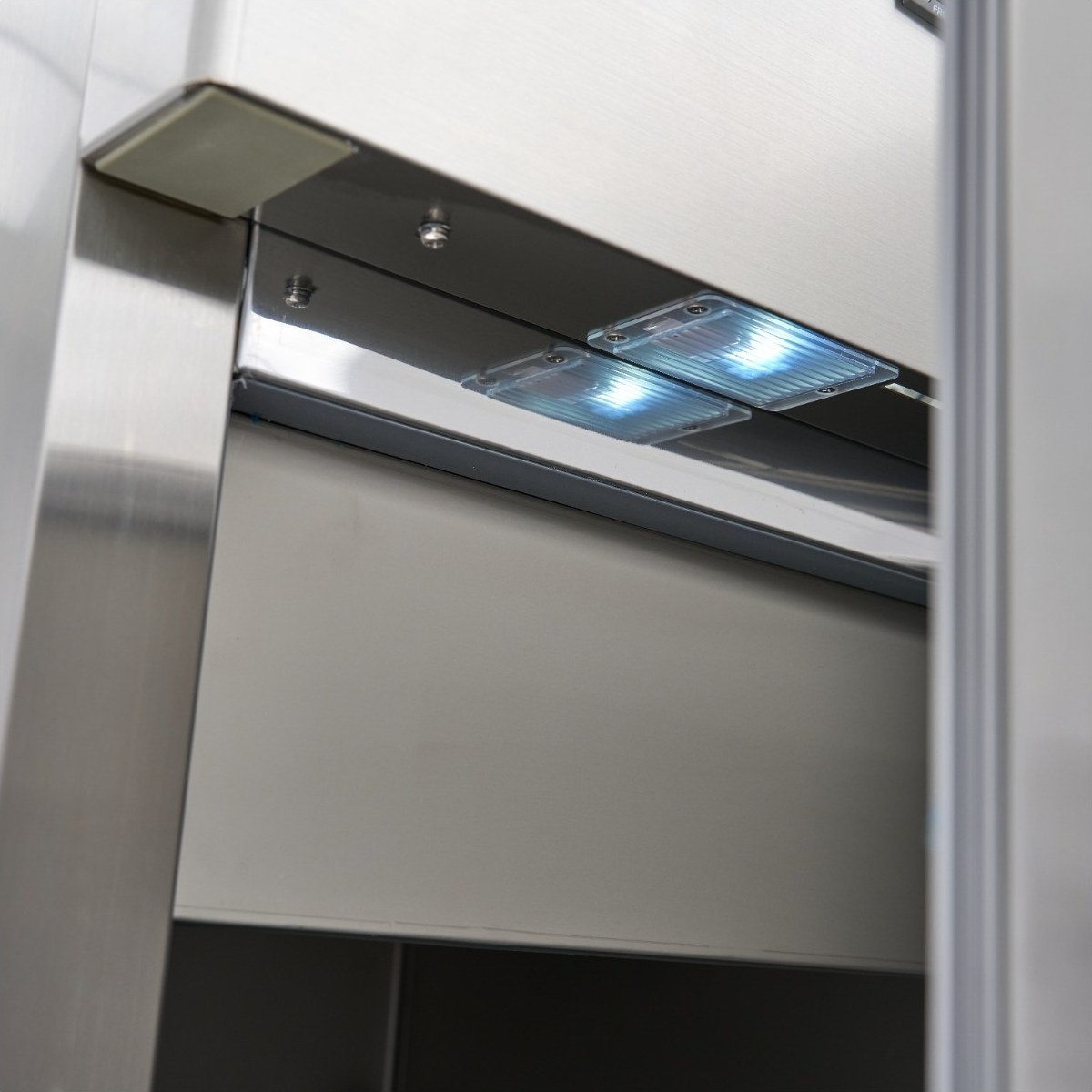 Congelatore – 400L – 3 Ripiani Regolabili – Acciaio inox – su Ruote